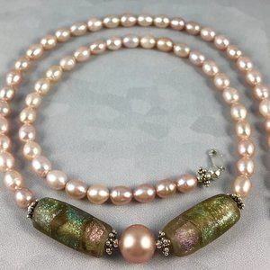 SUNRISE IN FOG BASHA BEAD NECKLACE WITH PLUMP LAVENDER PEARLS